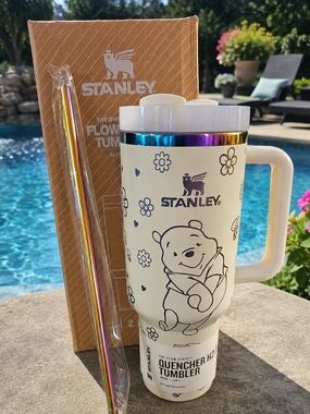 Stanley x Winnie The Pooh Etched 40oz Quencher Tumbler With LMTD edition Straw